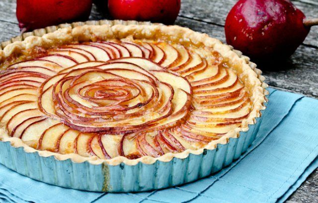 15 рецептов необычайно вкусных пирогов с грушей. Гости попросят добавки!