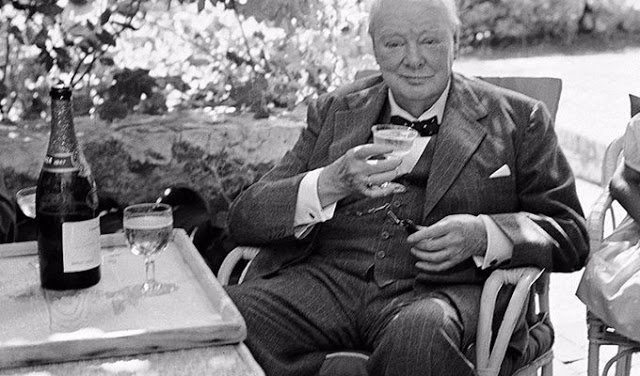 «Никогда не стой, если можно сесть, никогда не сиди, если можно лечь»: каким был распорядок дня Черчилля