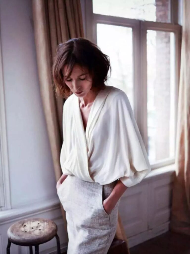 10 волшебных луков с блузкой «летучая мышь»: женственность на максимуме!