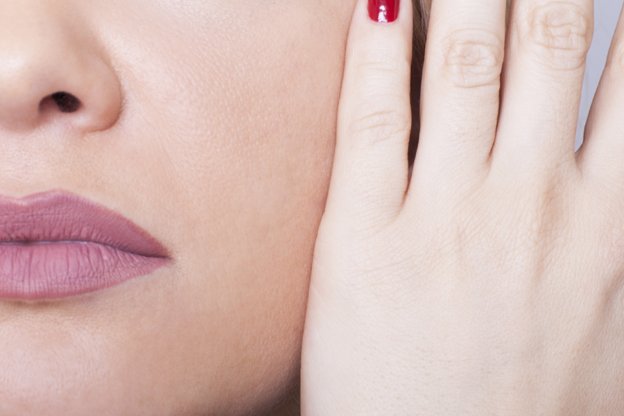 Как визуально сбросить десяток лет: профессиональные приёмы в макияже и укладке Как визуально сбросить десяток лет: профессиональные приёмы в макияже и укладке