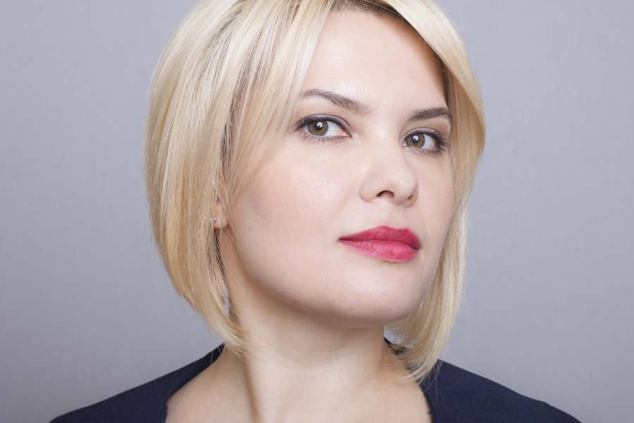 Как визуально сбросить десяток лет: профессиональные приёмы в макияже и укладке Как визуально сбросить десяток лет: профессиональные приёмы в макияже и укладке